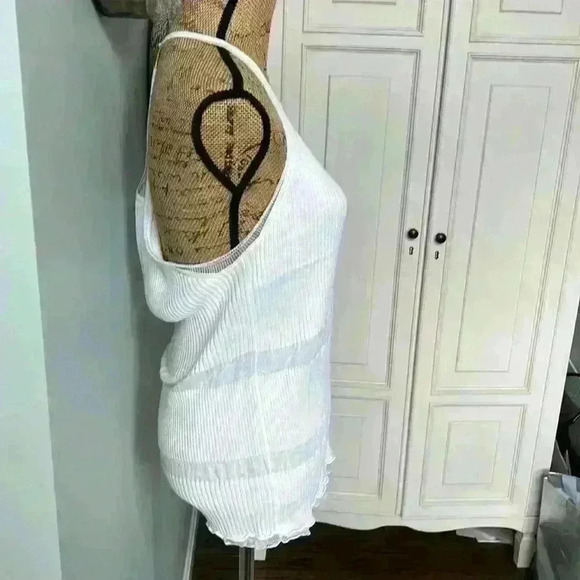 Escada white knit tank with adjustable gold hardware size XL - Picture 2 of 8